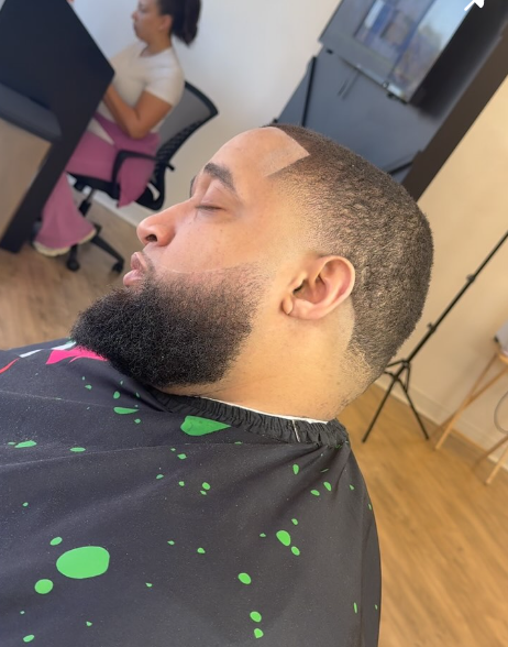 Beard sculpt with taper fade